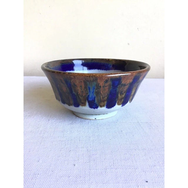 2020s Mexican Stoneware Blue Bird Decorative Bowl - Ken Edwards For Sale - Image 5 of 12