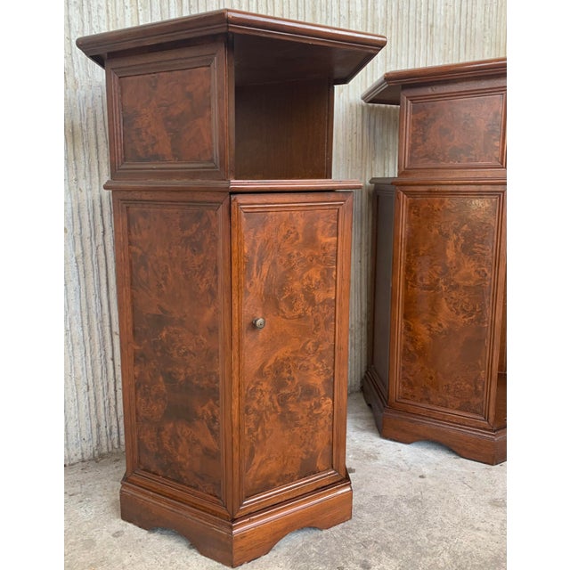 1900s Italian Hexagonal Pedestal Pilar Maple Cupboards End Tables - a Pair For Sale - Image 10 of 13