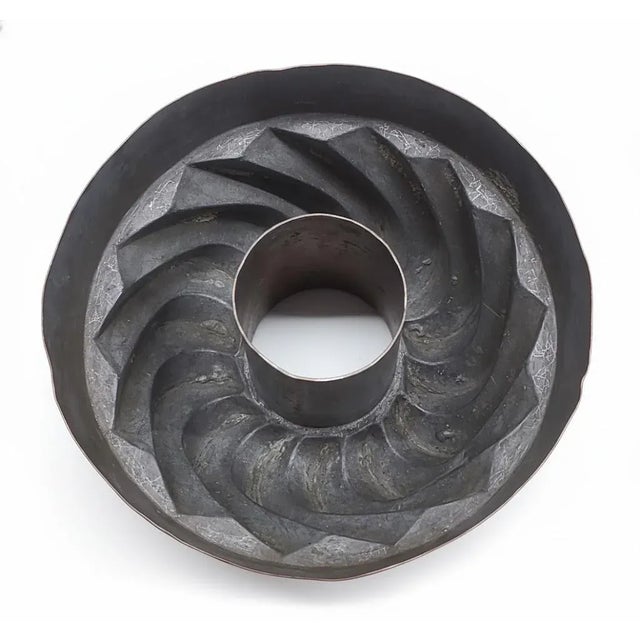 Metal Antique 19thC Copper Turk’s Head Mold – Dovetail Seam, Swirled Bundt For Sale - Image 7 of 12