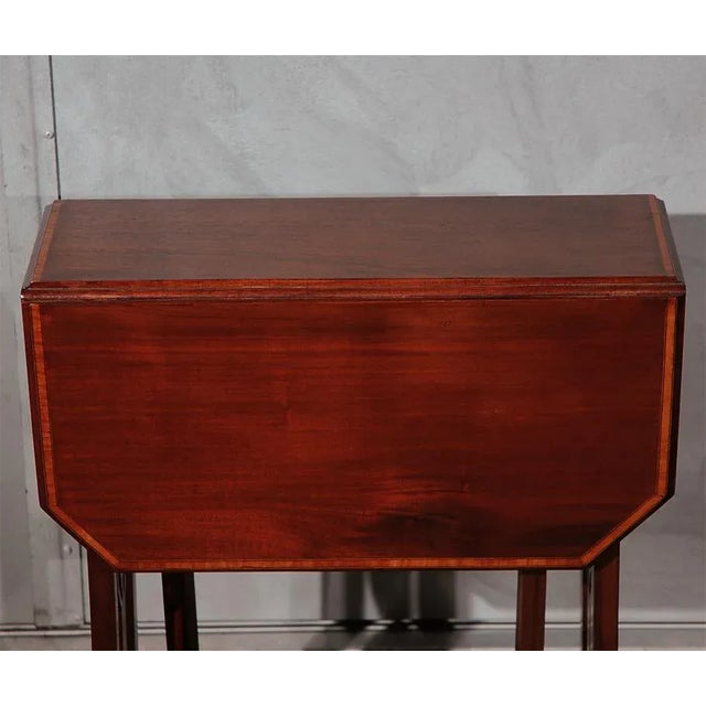 English Traditional Drop Leaf End Table For Sale - Image 4 of 7