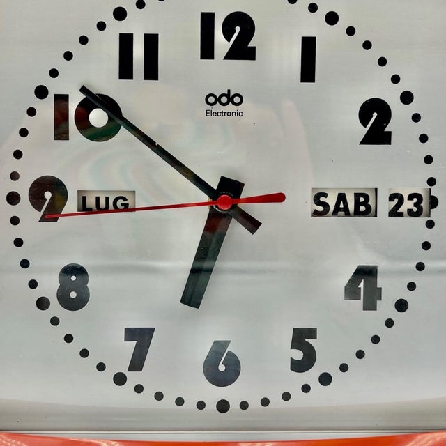 Space Age French Wall Clock with Automatic Calendar by Odo, 1970s For Sale - Image 3 of 8