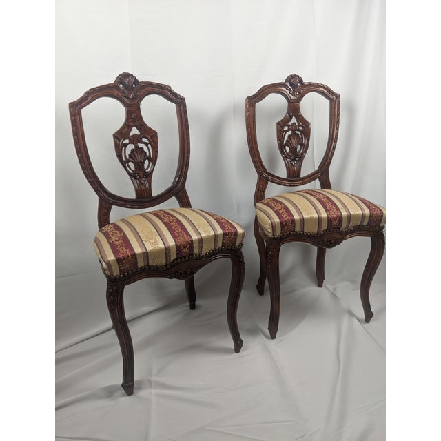 Late 20th Century Pair of French Louis XV Style Carved Walnut Side Chairs With Burgundy & Gold Damask Upholstery For Sale - Image 15 of 17