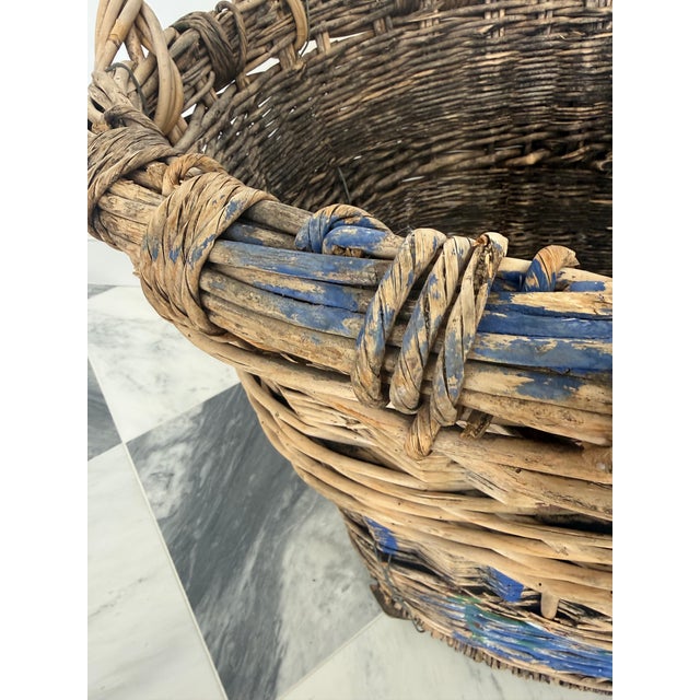 Large ,French , 20 Century Wicker Grape Harvesting Basket With Handles For Sale - Image 4 of 6