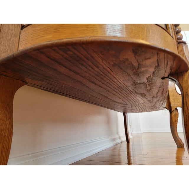 Antique Quarter-Sawn Oak Curved Glass China Cabinet, C. 1910 For Sale - Image 10 of 18