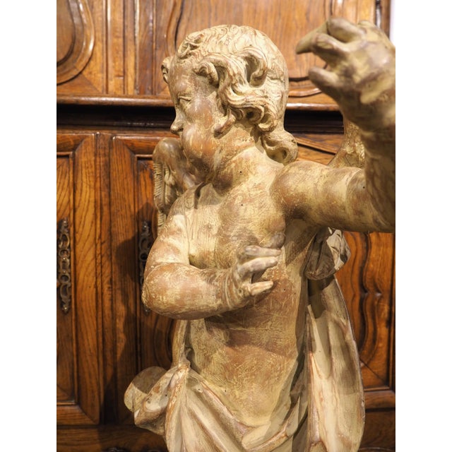 18th Century Pair of 18th Century Carved Wooden Winged Cherubs From Italy For Sale - Image 5 of 12