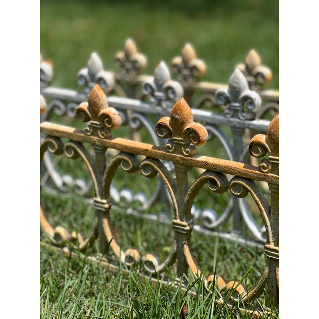 Set of 6 Cast Iron Interlocking Garden Edging Fences, White Paint Patina, 20th Century For Sale - Image 17 of 17