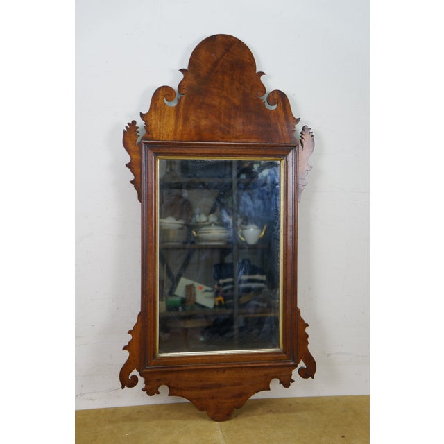 John Elliot Antique 18th Century John Elliot & Sons Mahogany Chippendale Wall Vanity Mirror For Sale - Image 4 of 15