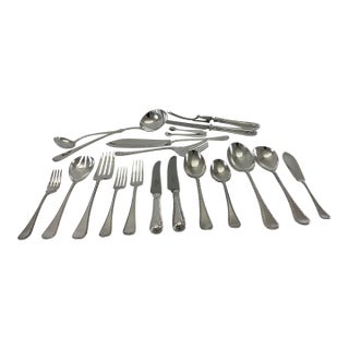 New 1980s Complete Cutlery Set for 12, Including Fish Eaters & Serving Pieces, Feather Edge - 130 PCS For Sale