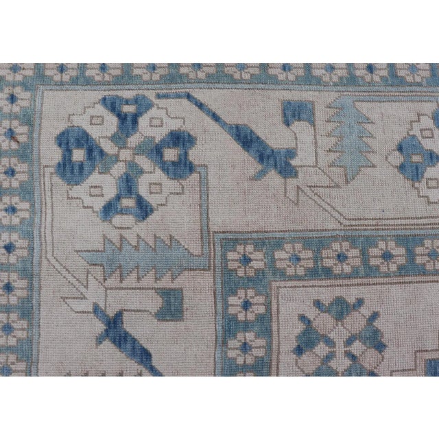 Mid 20th Century Vintage Turkish Oushak Rug With Medallion Design in Blue, Lt. Blue & Ivory For Sale - Image 11 of 13