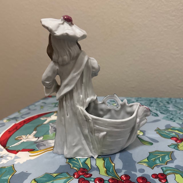 1960s Vintage Hand-Painted Porcelain Dandy Figurine – Colonial Style Young Man Spill Vase / Match Holder For Sale - Image 5 of 9