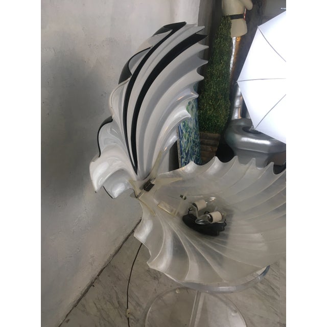 1960s Midcentury Lucite Rougier Clam Shell Lamp For Sale - Image 5 of 13