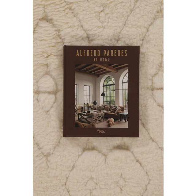 Rug & Kilim’s Moroccan-Inspired Shag Rug in White With Geometric Pattern For Sale - Image 9 of 9