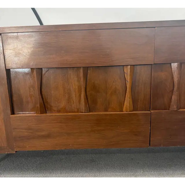 Brown Mid-Century Modern American of Martinsville Walnut 9-Drawer Dresser or Credenza For Sale - Image 8 of 18