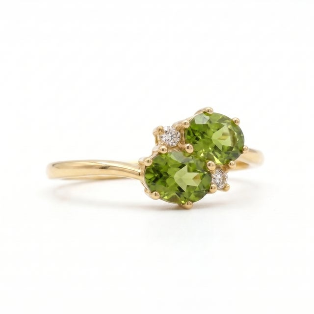 Contemporary Peridot Toi Et Moi Ring | Double Stone August Birthstone Ring Us 7 For Sale - Image 3 of 3
