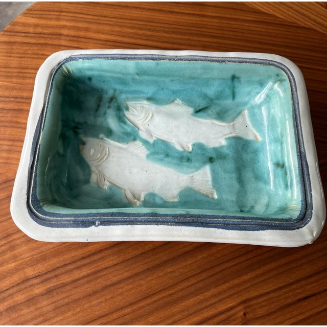 Straight from Pike’s Peak Seattle Fish Market and Sally Christopher’s 1995 Studio comes this gorgeous serving dish....