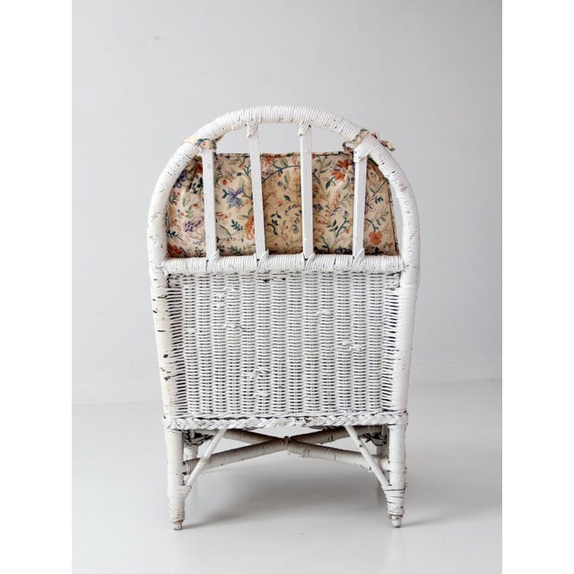 Antique White Wicker Lounge Chair With Floral Cushions For Sale - Image 10 of 17