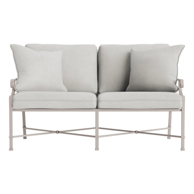 Brown Jordan Venetian Loveseat, Dove frame with Fusion Dove fabric For Sale