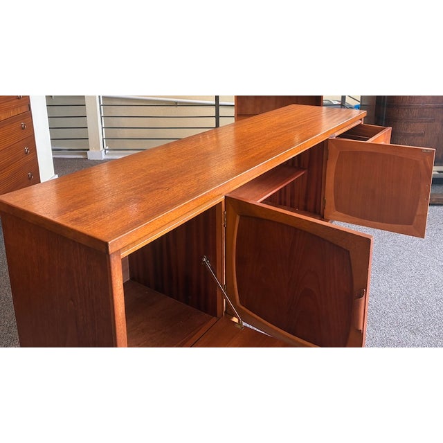 Mid 20th Century Mid Century Modern Teak Credenza c.1960 For Sale - Image 5 of 12