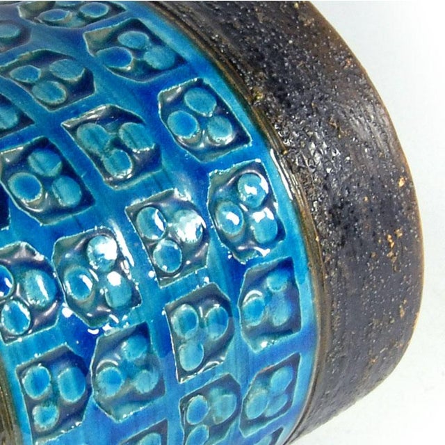 Bitossi Italian Rimini Blue Ceramic Mug by Aldo Londi for Bitossi, 1970s For Sale - Image 4 of 9