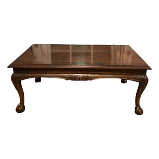 Mid 20th Century Mahogany Queen Anne Style Coffee Table With Cabriole Legs and Carved Details by Lane Furniture For Sale
