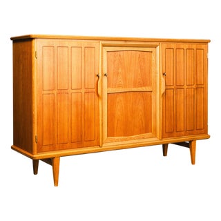 Mid-Century Sideboard in Oak For Sale
