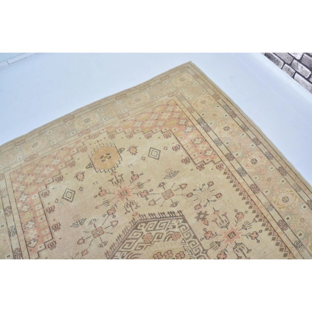 Mid-Century Modern 1960s Natural Pale Vintage Hand Woven Turkish Area Rug For Sale - Image 3 of 11