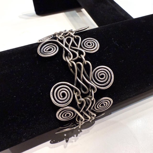 Mid-Century Modern 1950s Modernist Miro Styled Silver Spiral Bracelet For Sale - Image 3 of 7