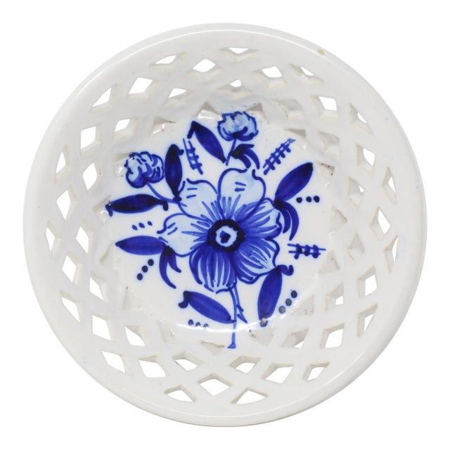Vintage Ceramic Basket-Weave Bowl With Blue Flower For Sale