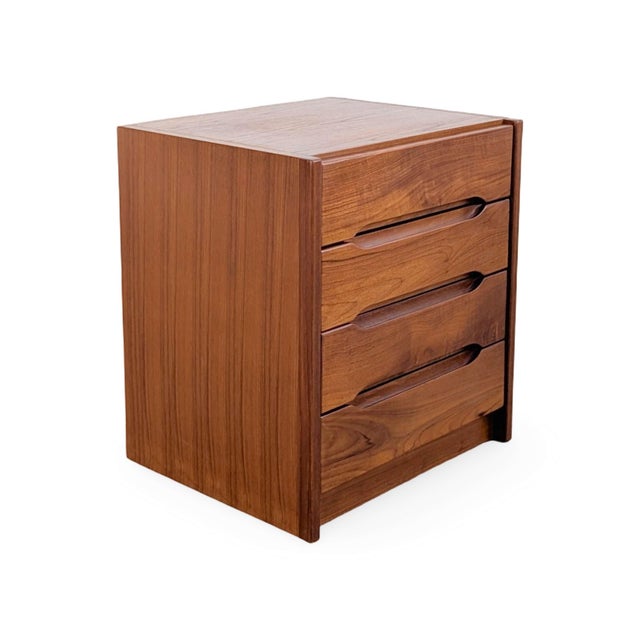 Mid-Century Modern Teak Chest of Drawers by E.W. Bach For Sale - Image 4 of 10