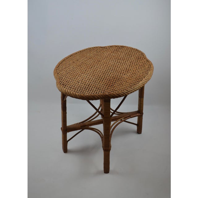 Mid-Century Free-Form Wicker and Rattan Side Table, 1960s For Sale - Image 4 of 17