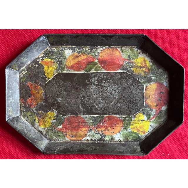Antique early 19th century American Federal folk art paint decorated small tole tray, circa 1820. Octagonal shape with...