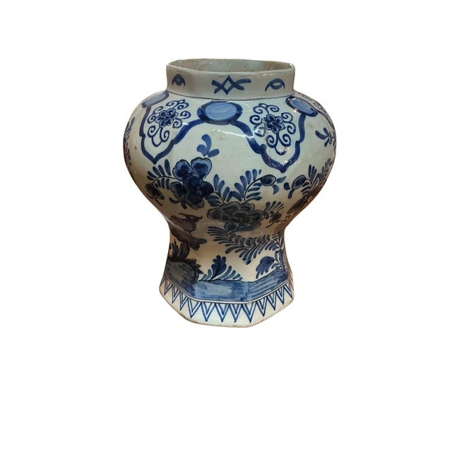 Gorgeous 18th Century Johannes van Duijn De Porceleyne Schotel. Johannes crafted delft pottery from 1764-1772