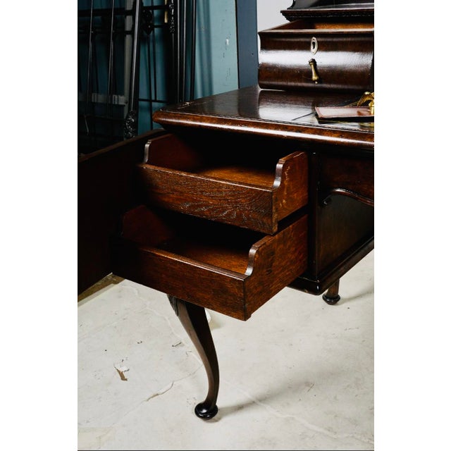 1920s English Georgian Revival Mahogany Kneehole Desk With Fretwork Gallery & Inset Leather Writing Surface For Sale - Image 4 of 10