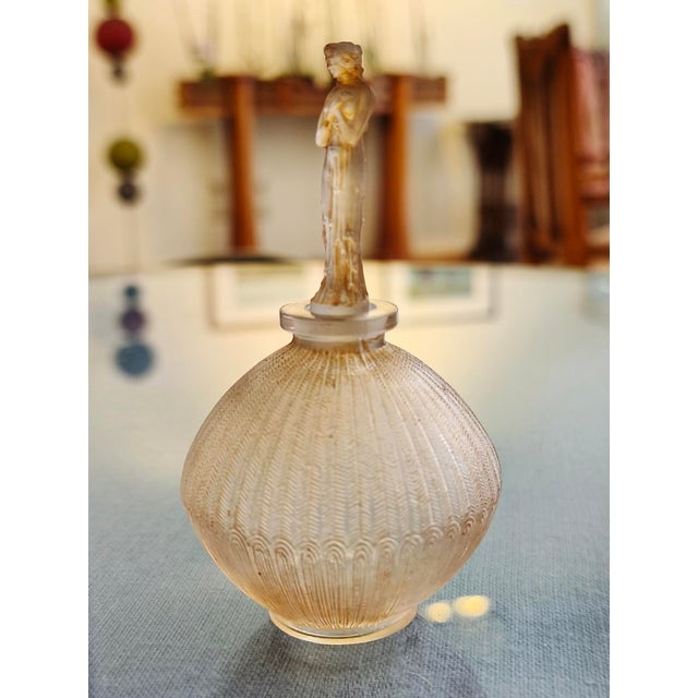 Beige Glass Perfume Bottle with Roses by René Lalique for Dorsay, 1914 For Sale - Image 8 of 11