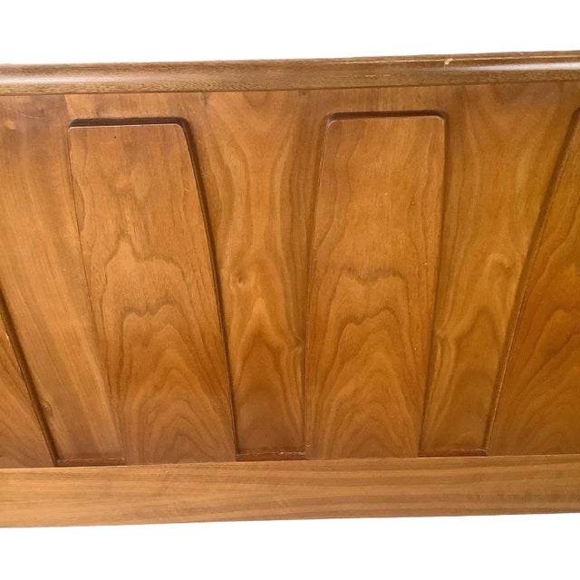 Mid-Century Modern Mid-Century Modern Walnut Headboard, Queen For Sale - Image 3 of 12