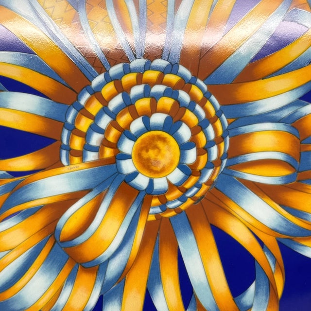 Very good used condition, no cracks or chips. This piece has an attribution mark, I am sure that it is completely...