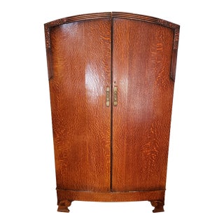 Antique Tiger Oak Gentleman's Wardrobe / Armoire, Circa 1910's For Sale