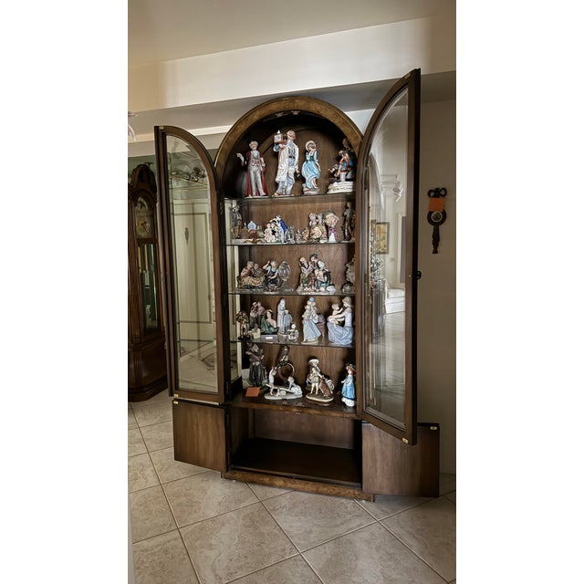 Mastercraft 1970s Mastercraft Style Arched Burl Wood Brass Glass Lighted Display Curio Cabinet For Sale - Image 4 of 11