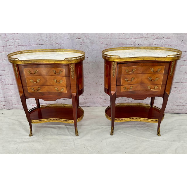 Brown Elegant Louis XV Side Tables With Marble Tops and Brass Accents - A Pair For Sale - Image 8 of 17