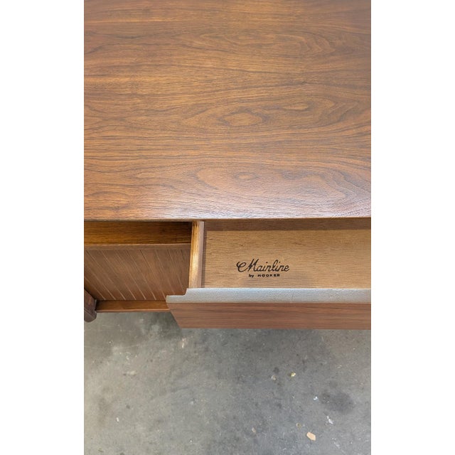 Mid-Century Modern Vintage Mid-Century Modern Desk. Mainline by Hooker. For Sale - Image 3 of 3