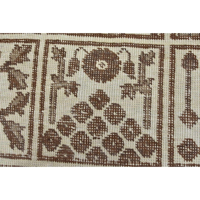 Bakhtiari Rug 6’9” X 8’10” Ivory Wool Vintage Distressed Hand-Knotted Carpet For Sale - Image 11 of 15