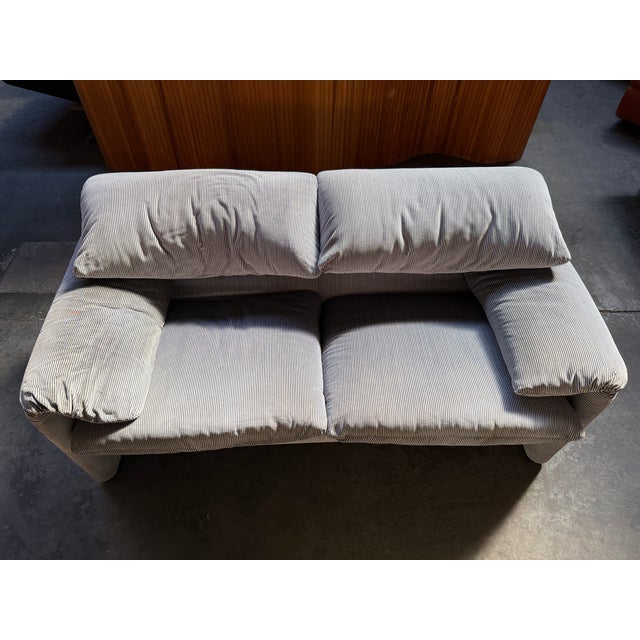 Maralunga 2-Seater Sofa by Vico Magistretti for Cassina, 1970s For Sale - Image 3 of 8