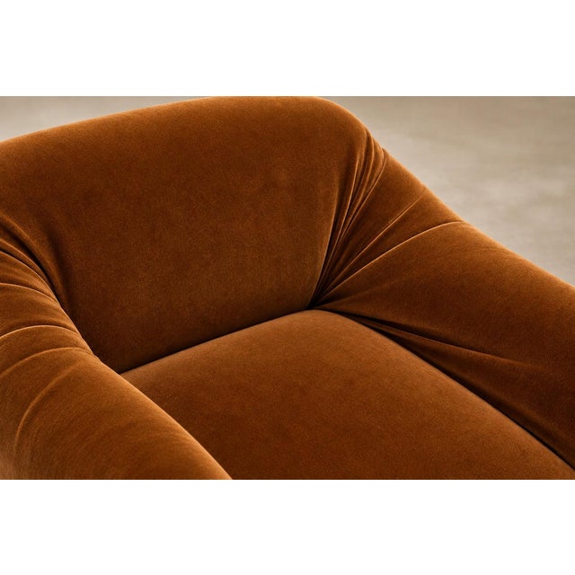 Pair of Brazilian Mid-Century Modern Rosewood Armchairs in Burnished Caramel Mohair by Cimo, 1960s For Sale In New York - Image 6 of 18