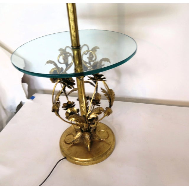 1970s 1970s Hollywood Regency Italian Tole Gold Leaf Floor Lamp For Sale - Image 5 of 7