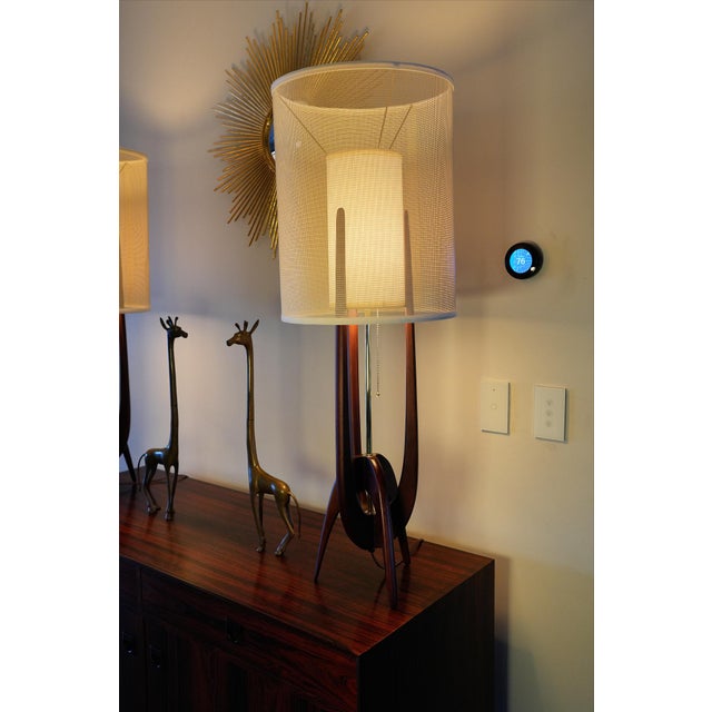 1960s Mid Century Modern R&j Manufacturing Model 30 Table Lamps - a Pair Restored For Sale In Phoenix - Image 6 of 18