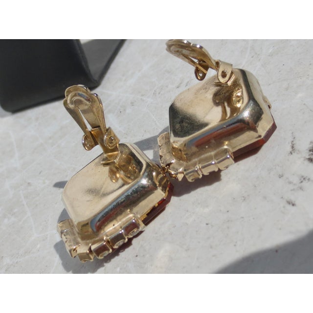 1960s Gold Plated Faux Maderia Topaz Clip-On For Sale - Image 5 of 5