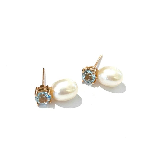 Bochic "Orient" Blue Topaz & South Sea Pear Earrings Set In 18K Gold & Silver, A Pair For Sale - Image 17 of 18