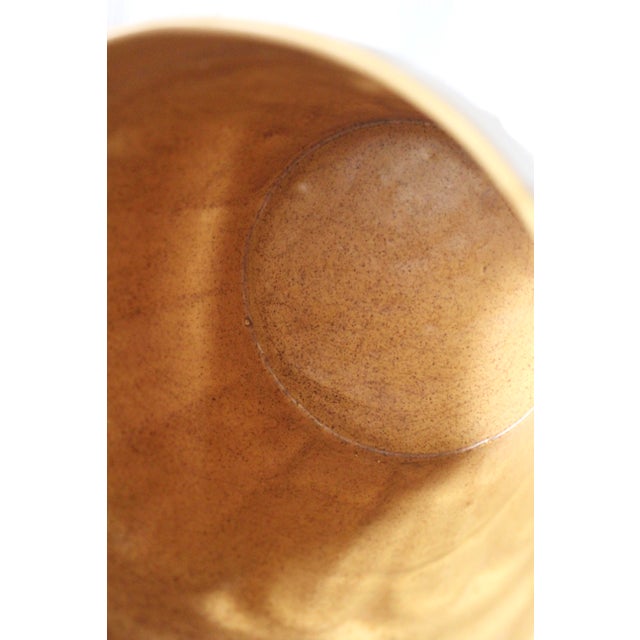 Very Large Yellow Haeger Planter From the 1960s For Sale - Image 11 of 11