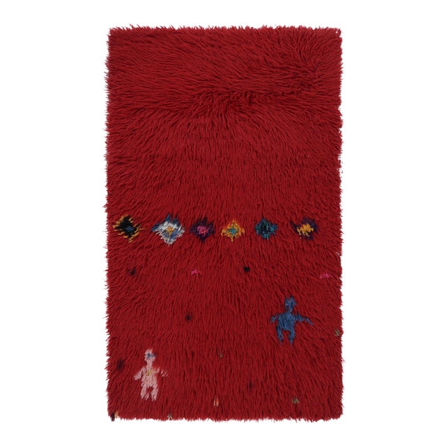Vintage Tulu Runner in Deep Red With Human Figurals and Patterns - Rug & Kilim For Sale