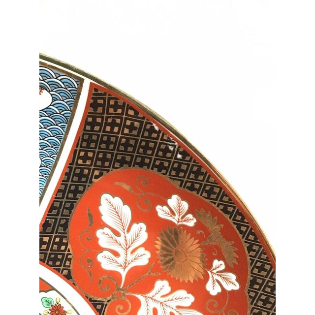 Japanese Vintage Large Unmarked Traditional Japanese Imari Decorative Plate For Sale - Image 3 of 11